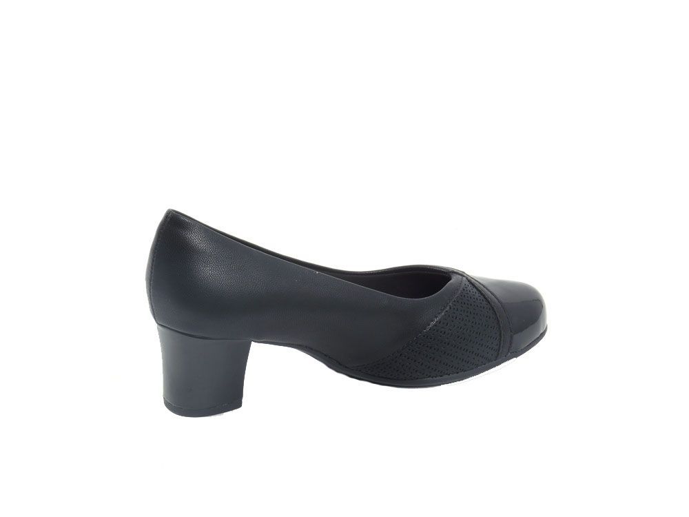 SOULIERS CHIC