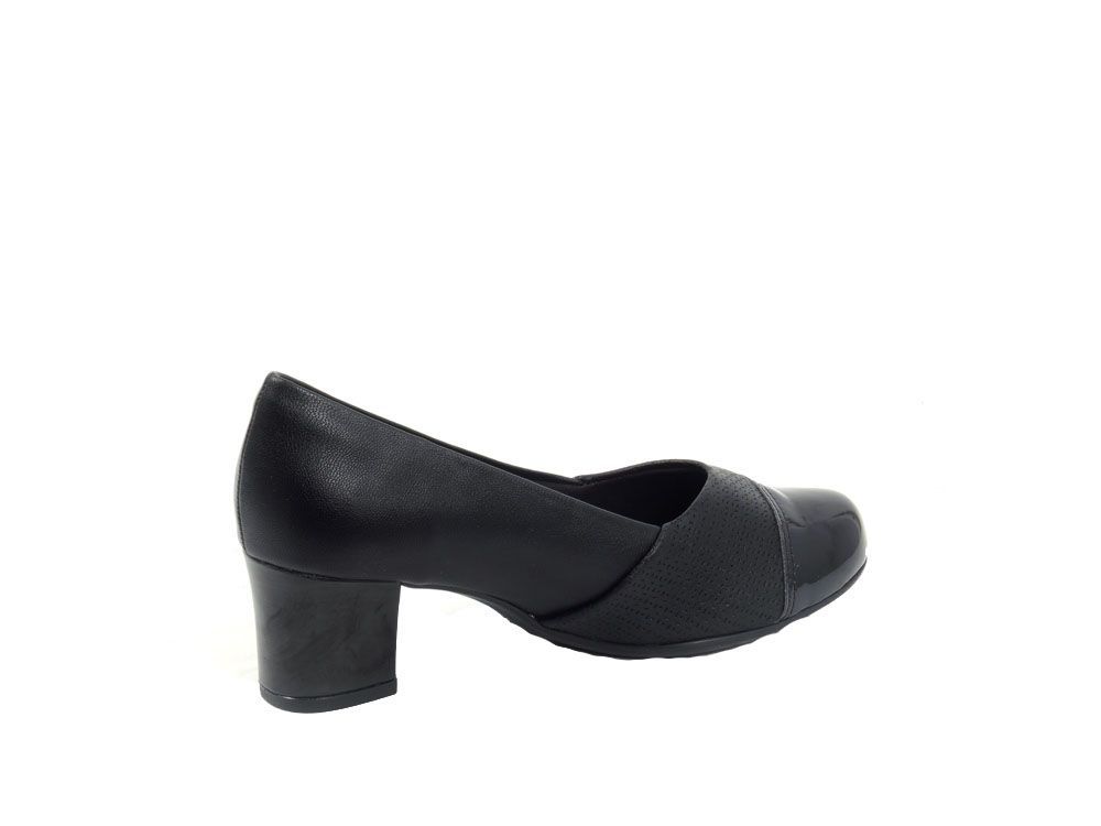 SOULIERS CHIC