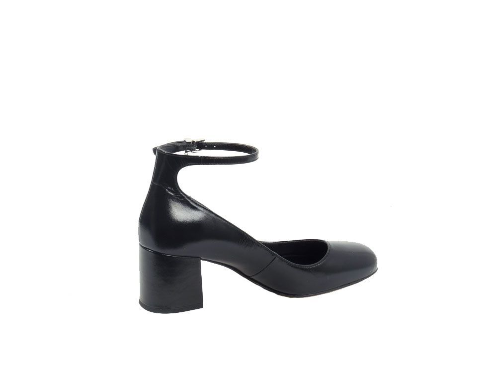 SOULIERS CHIC