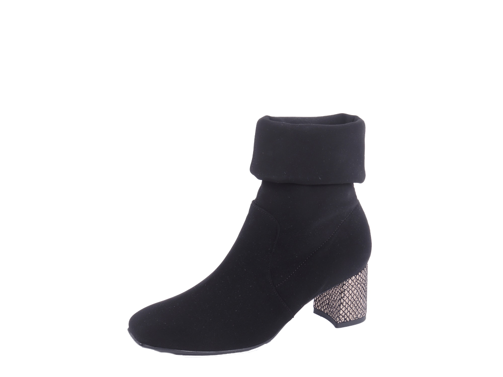 BOTTES
